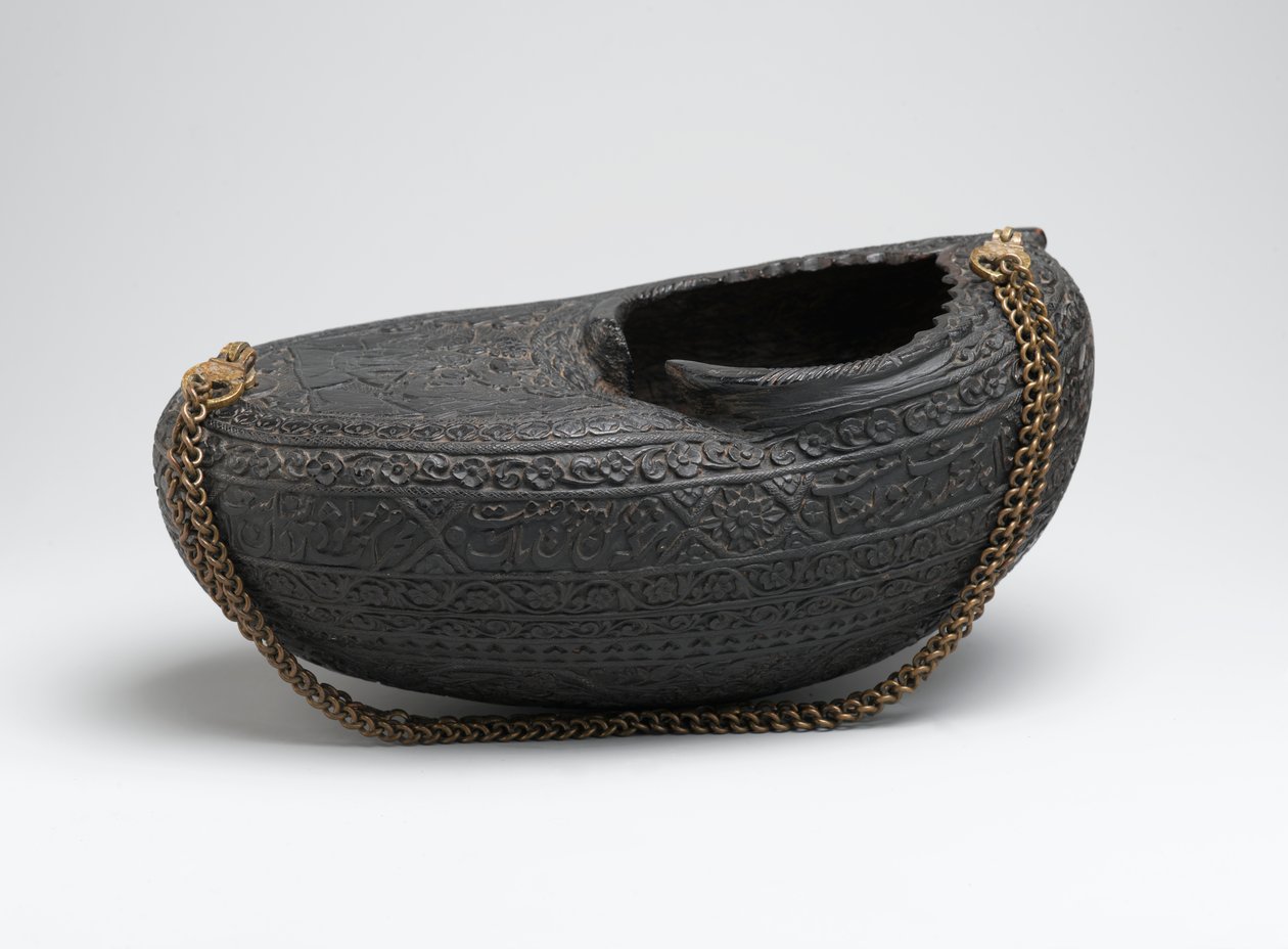 Kashkul eli kerjäläiskulho, muotokuva dervisheistä ja ratsastettu haukkametsästäjä, Iran, 1880 (coco de mer -kuori ja ketju) tekijältä Persian School