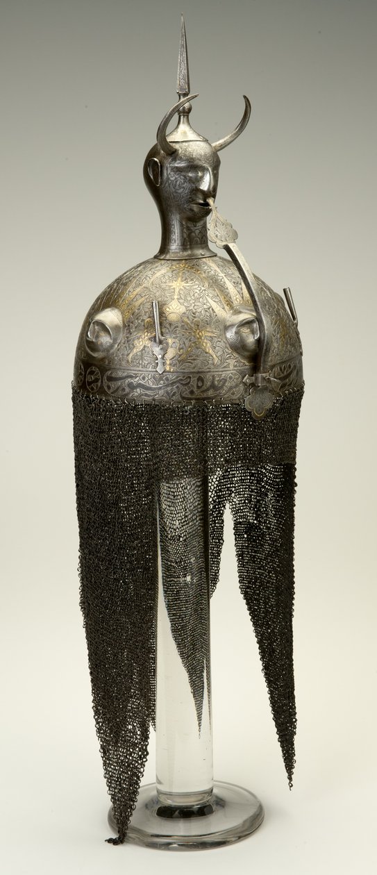Kulah Khud, kypärä, n. 1700-luku, muutettu 1800-luvulla (rautaa kulta- ja hopeakoristeella) tekijältä Persian School