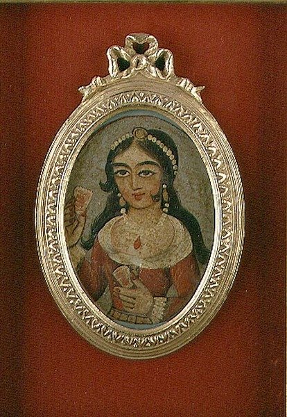 Qajarin rintakuva, joka kuvaa koristeltua naista (öljy kankaalle) tekijältä Persian School