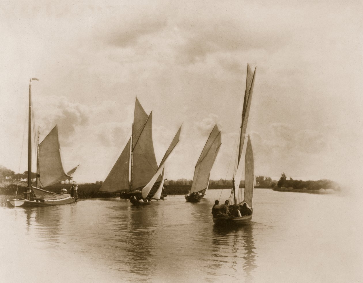 Purjehdusottelu Horningissa, elämä ja maisema Norfolk Broadsilla, 1885, tekijältä Peter Emerson und Thomas Goodall