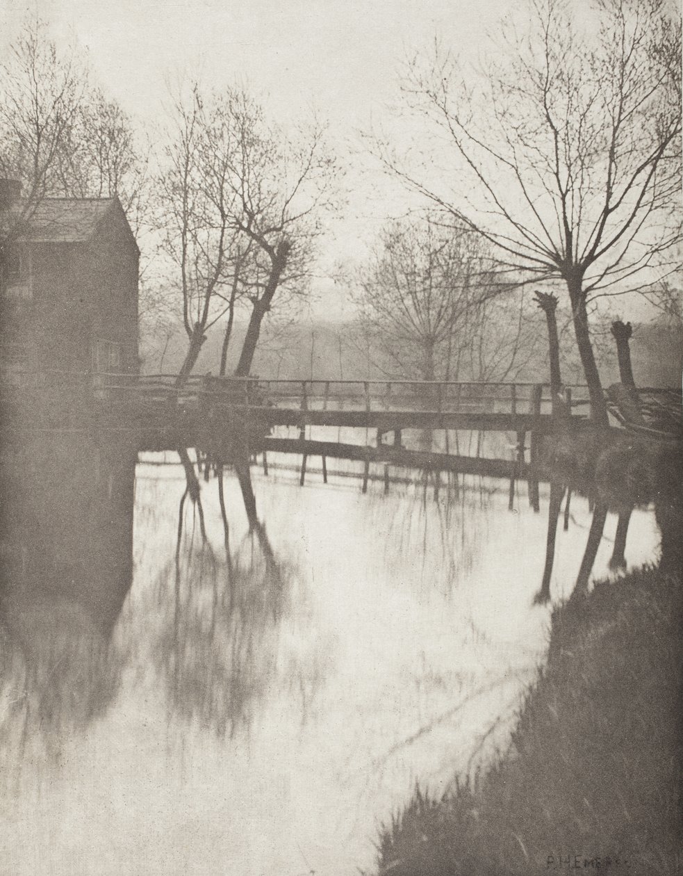 Kävelysilta lähellä Chingfordia tekijältä Peter Henry Emerson