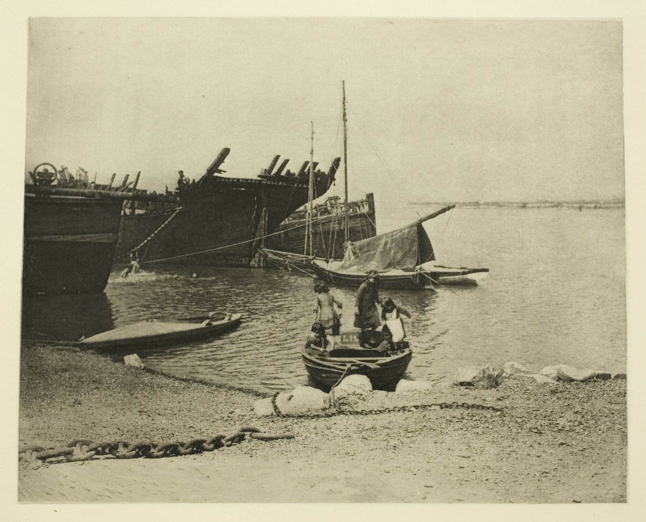Vanha Hulks tekijältä Peter Henry Emerson
