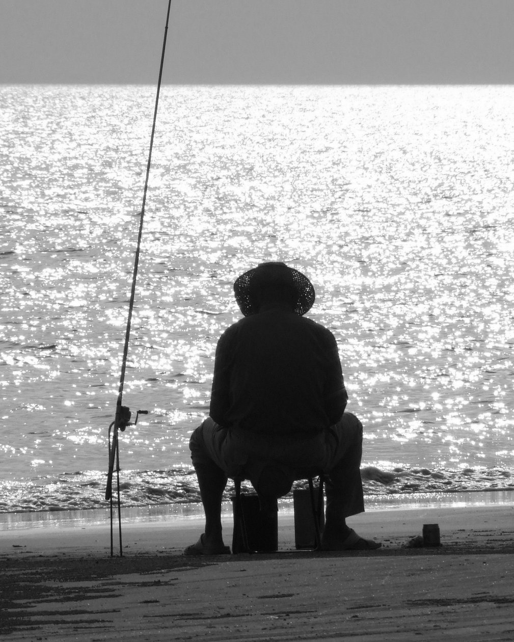 KALASTUS SANYA BEACH... KIINA, 2008, (VALOKUVA) tekijältä Peter McClure
