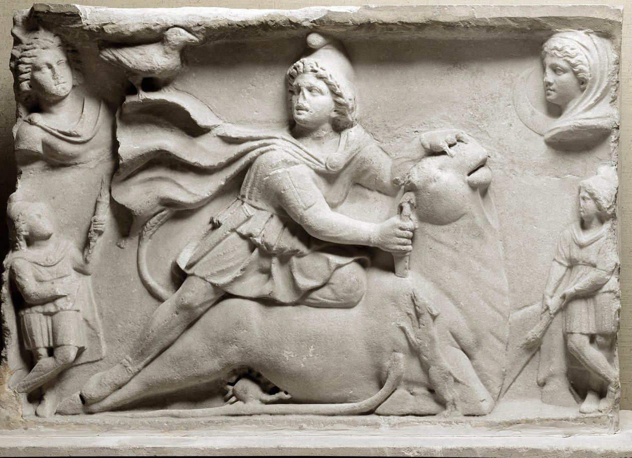 Foinikialaisten sivilisaatio: uhrauskohtaus, joka kuvaa jumalallista Mithraa (Mythra tai Mithra), lyö härän. 2. tai 3. vuosisadalla jKr. Marmoriset helpotussukat. Pariisi, Louvre-museo tekijältä Phoenician Phoenician