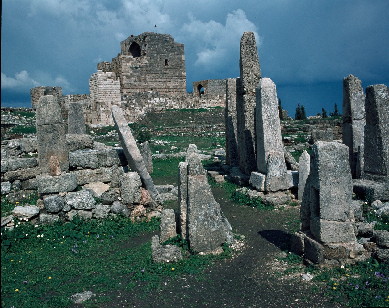 Ristiretkeläisten linnoitus ja obeliskien temppeli tekijältä Phoenician Phoenician