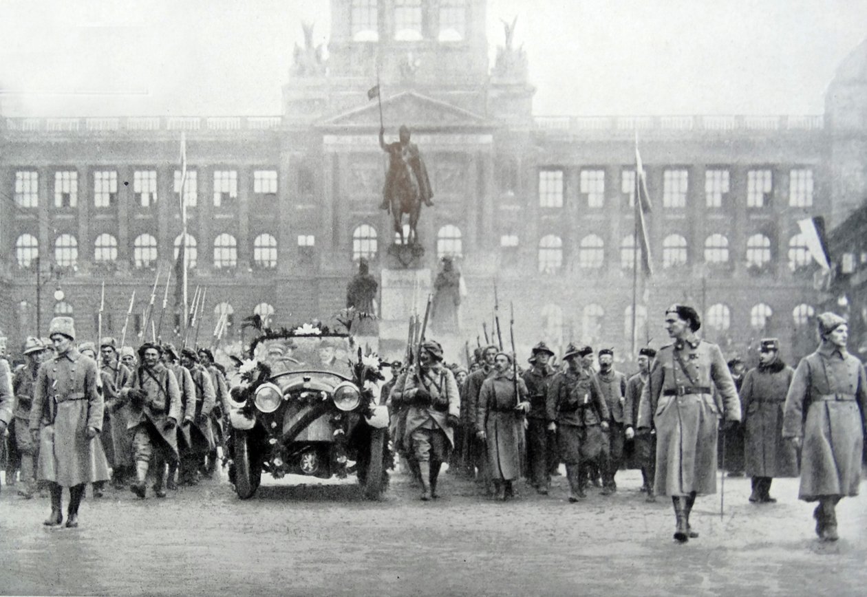 Tšekkiläiset joukot ovat presidentti Thomas Masarykin mukana Prahassa 25. joulukuuta 1918 (m/v kuva) tekijältä Photographer Czech