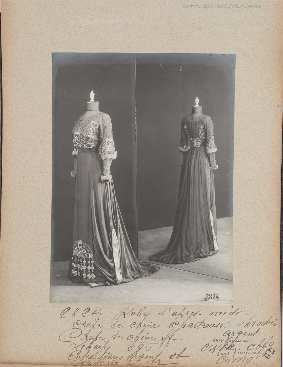 Albumisivu: House of Worth, Afternoon Dress tekijältä Photographer French