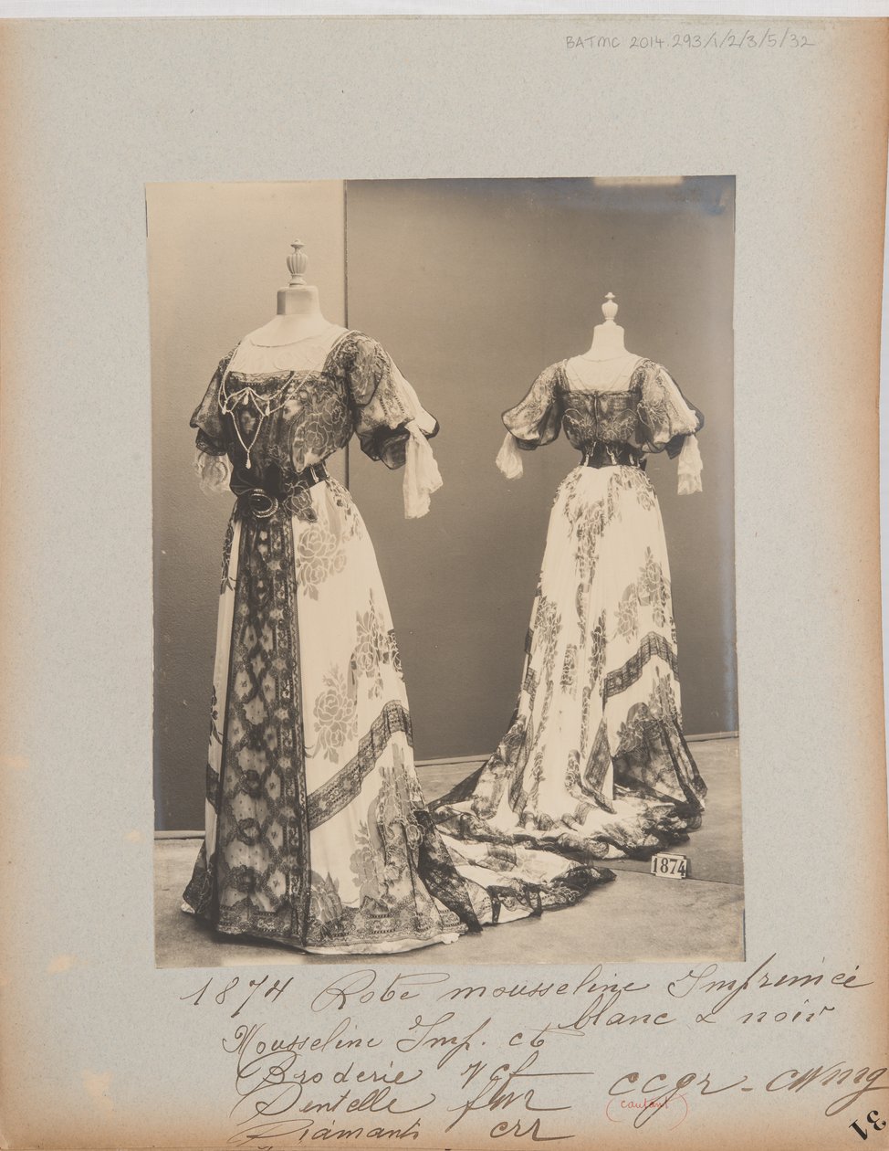 Albumisivu: House of Worth, Ball Gown tekijältä Photographer French