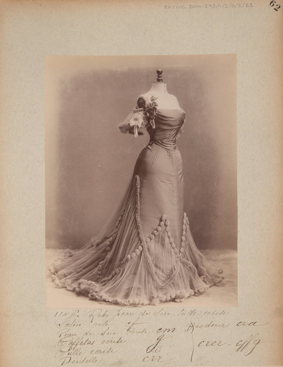 Albumisivu: House of Worth, Ball Gown tekijältä Photographer French