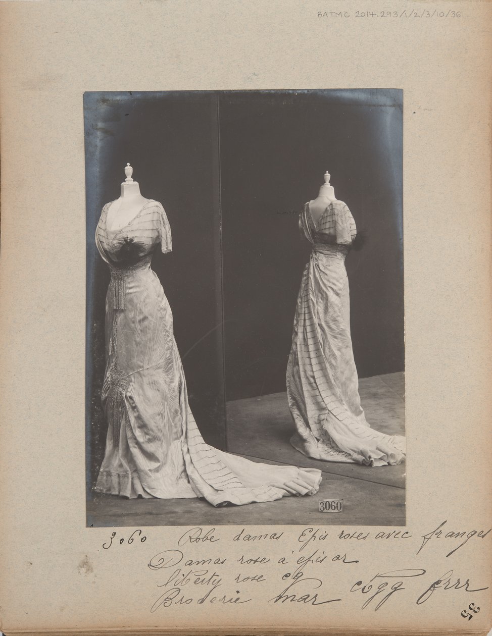Albumisivu: House of Worth, Ball Gown tekijältä Photographer French