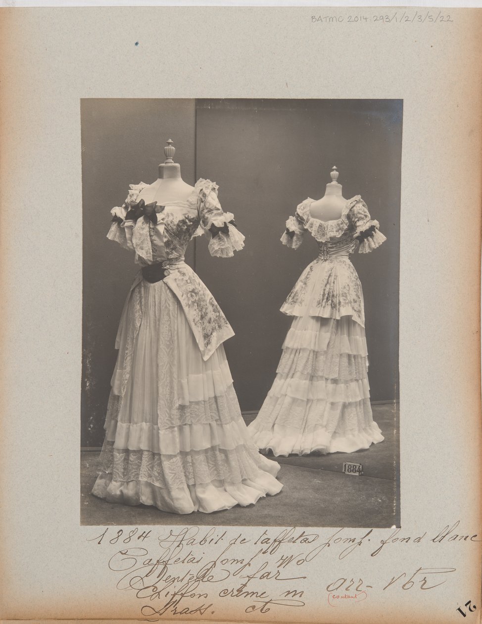 Albumisivu: House of Worth, Ball Gown tekijältä Photographer French