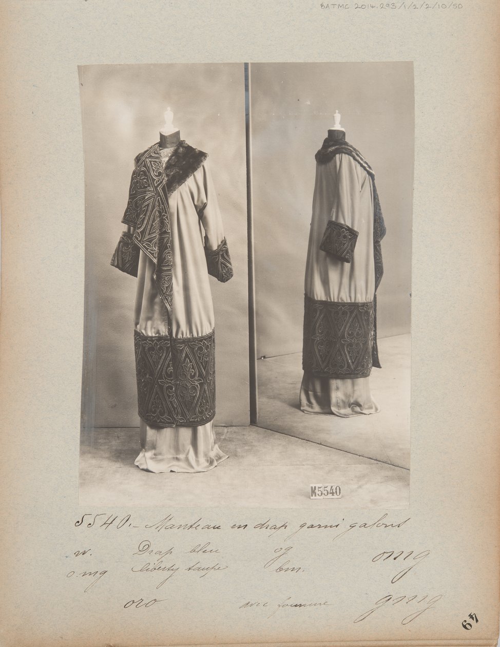 Albumisivu: House of Worth, Coat tekijältä Photographer French