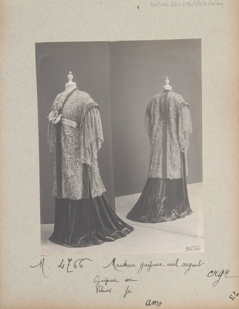Albumisivu: House of Worth, Coat tekijältä Photographer French