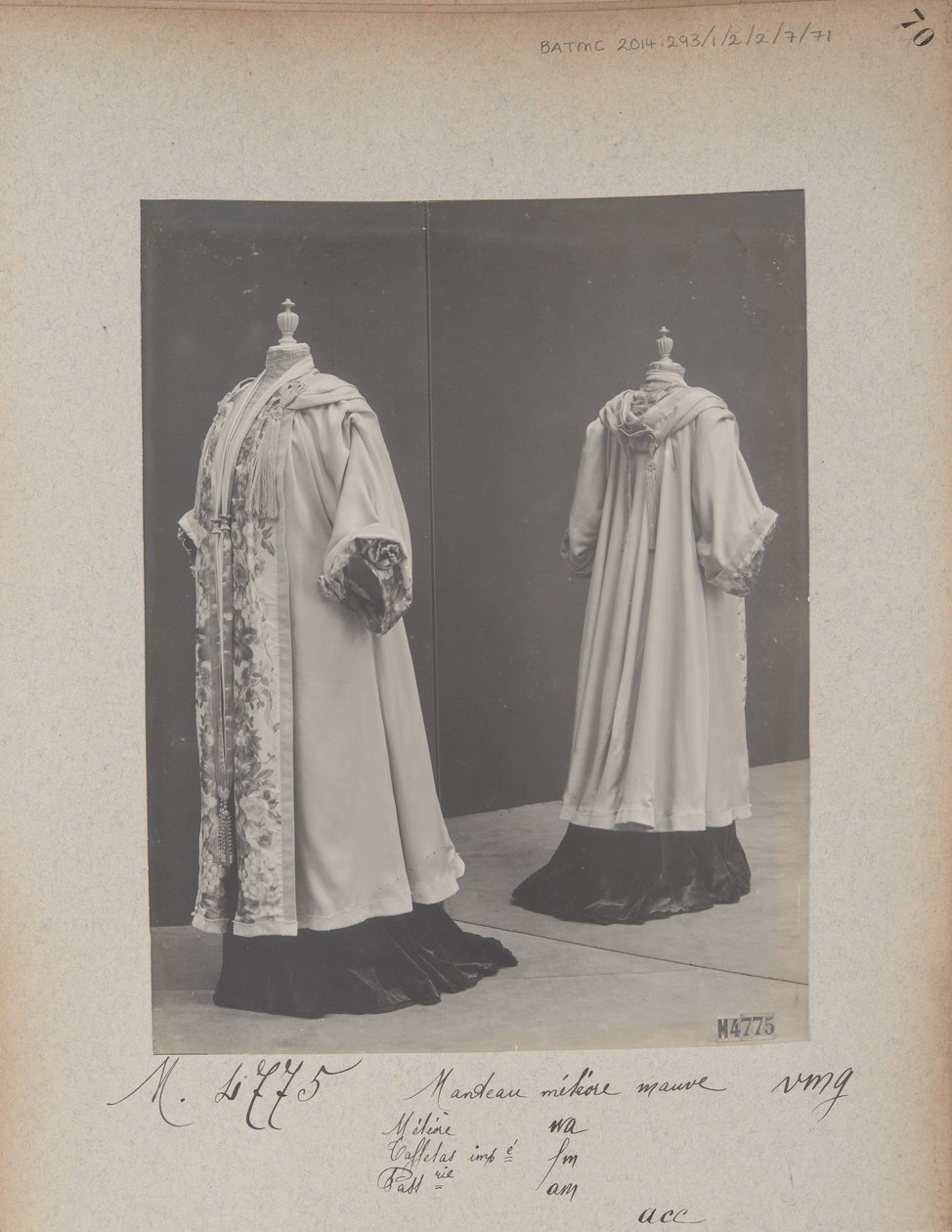 Albumisivu: House of Worth, Coat tekijältä Photographer French