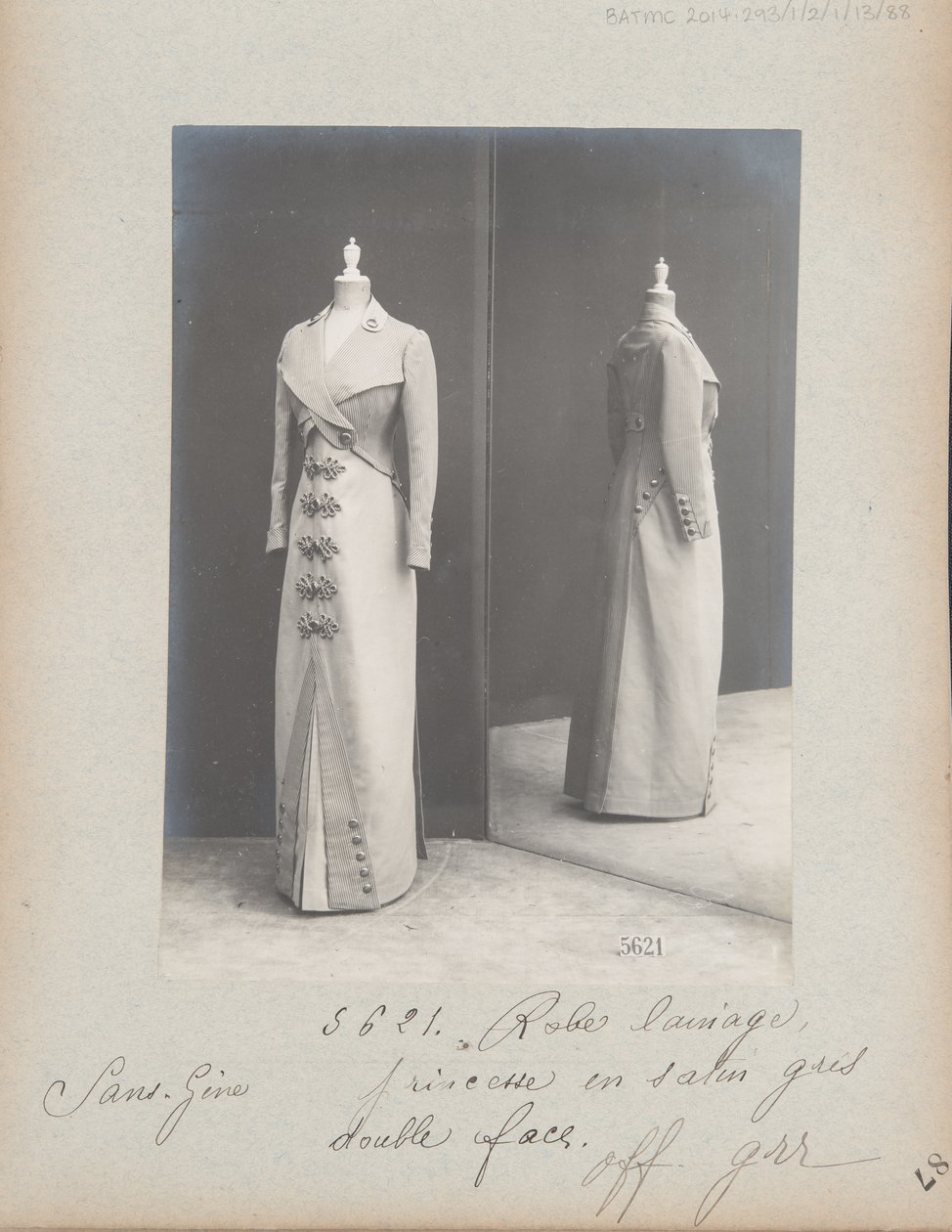 Albumisivu: House of Worth, Dress tekijältä Photographer French