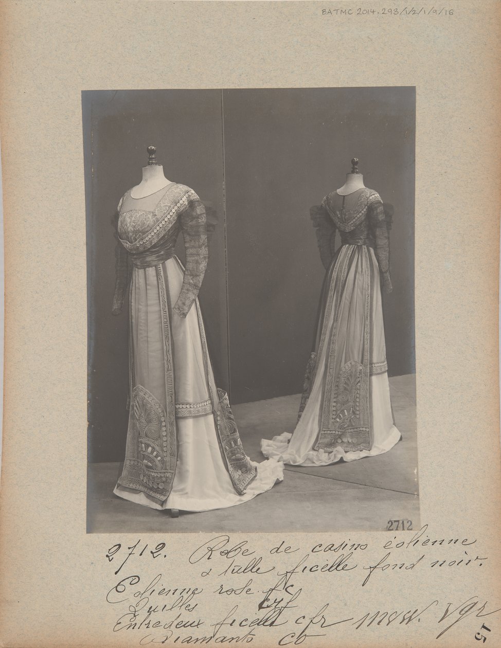 Albumisivu: House of Worth, Dress tekijältä Photographer French
