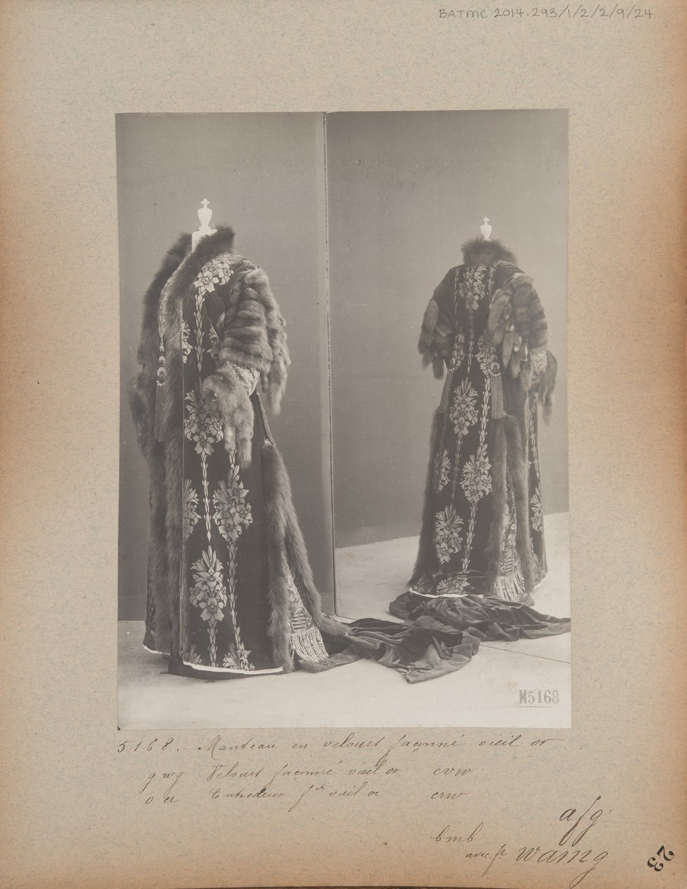 Albumisivu: House of Worth, Evening Coat tekijältä Photographer French