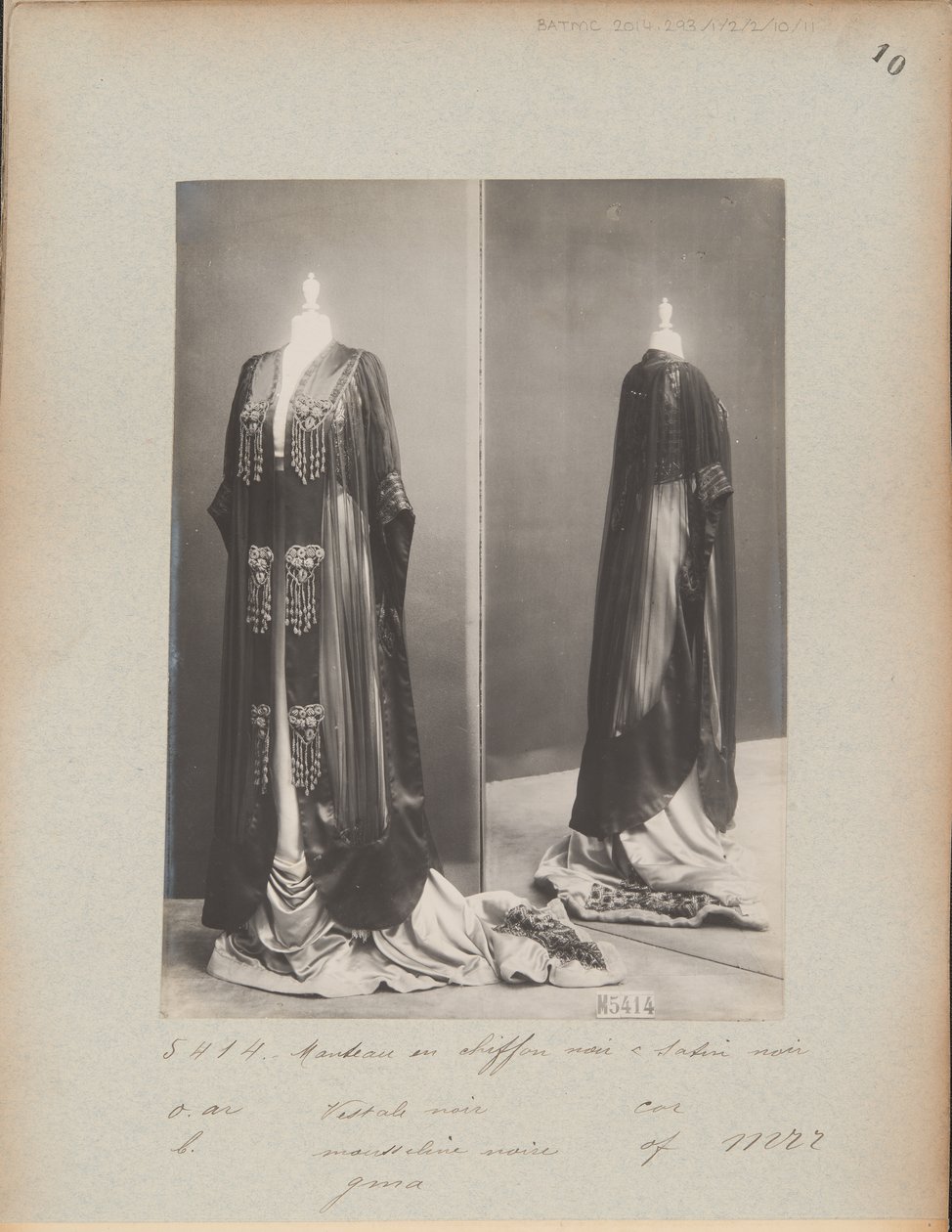 Albumisivu: House of Worth, Evening Mantle tekijältä Photographer French
