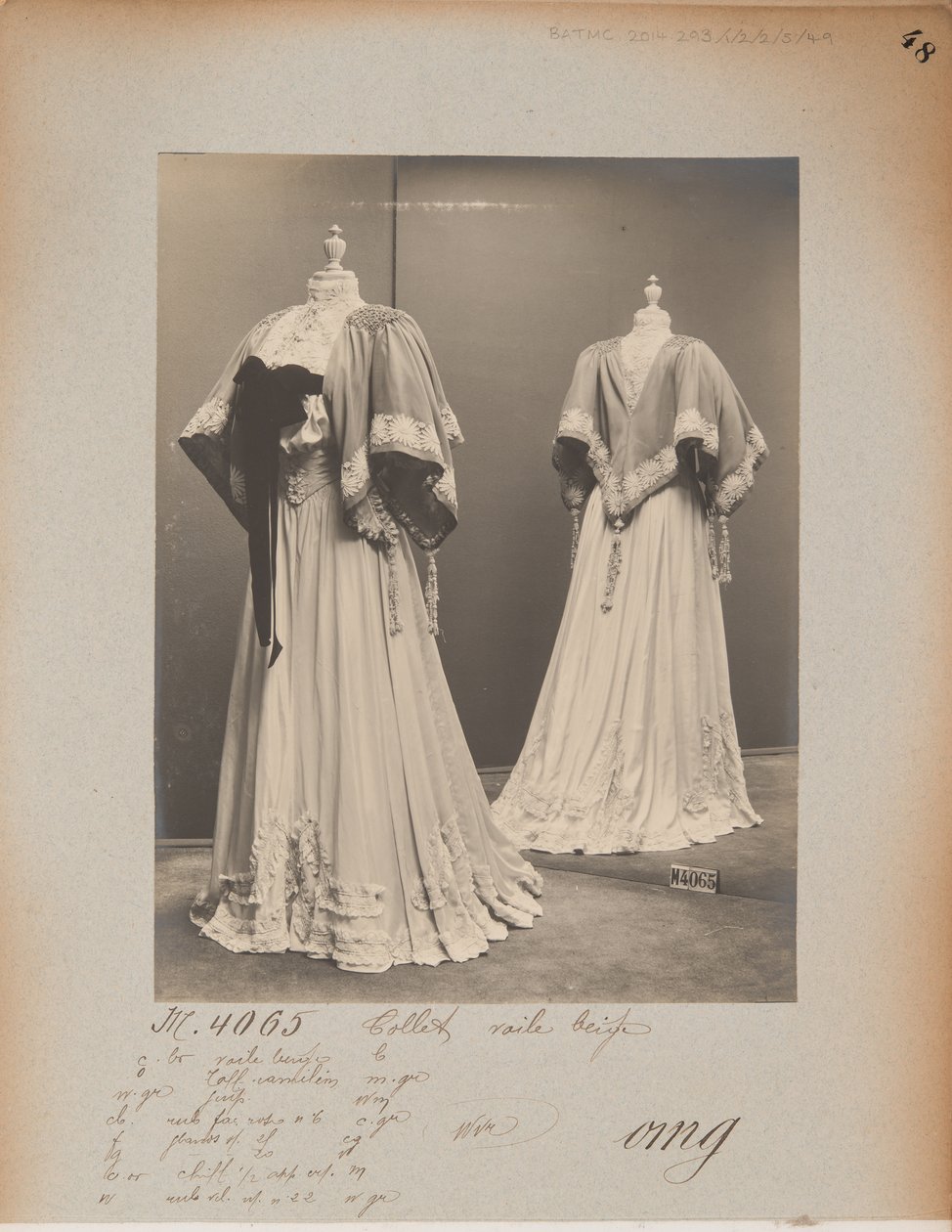 Albumisivu: House of Worth, Shoulder Cape tekijältä Photographer French