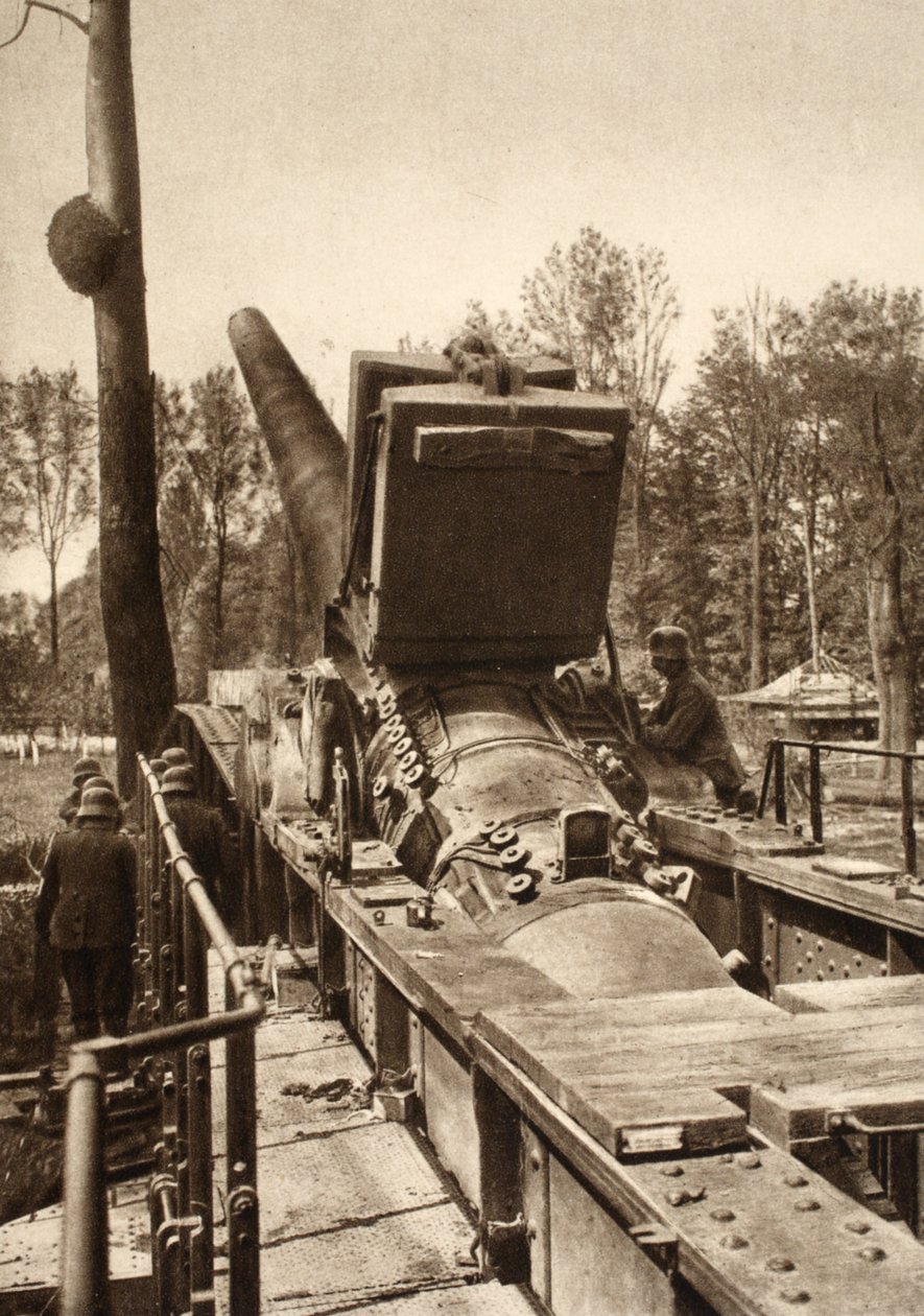 Nopeasti ladattava kiskoon asennettu tykki (m/v kuva) tekijältä Photographer German