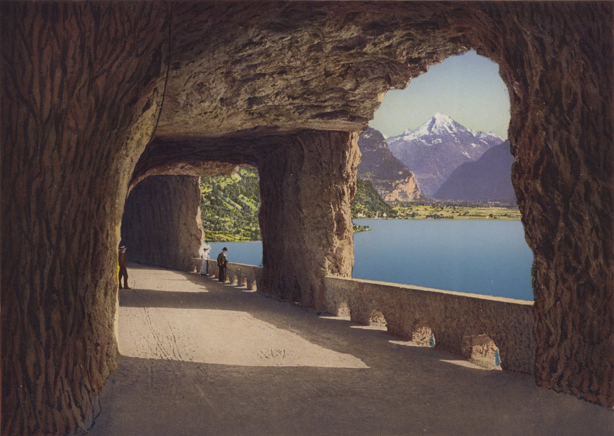 Axenstrafse, Gallerie, Fluelen ja Bristenstock (värikuva). tekijältä Photographer Swiss