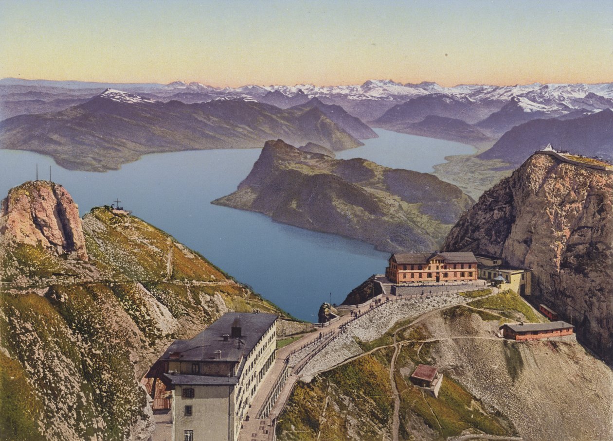 Pilatus-Kulm (2133m sm) Luzernin järvi ja Alpit (värikuva) tekijältä Photographer Swiss