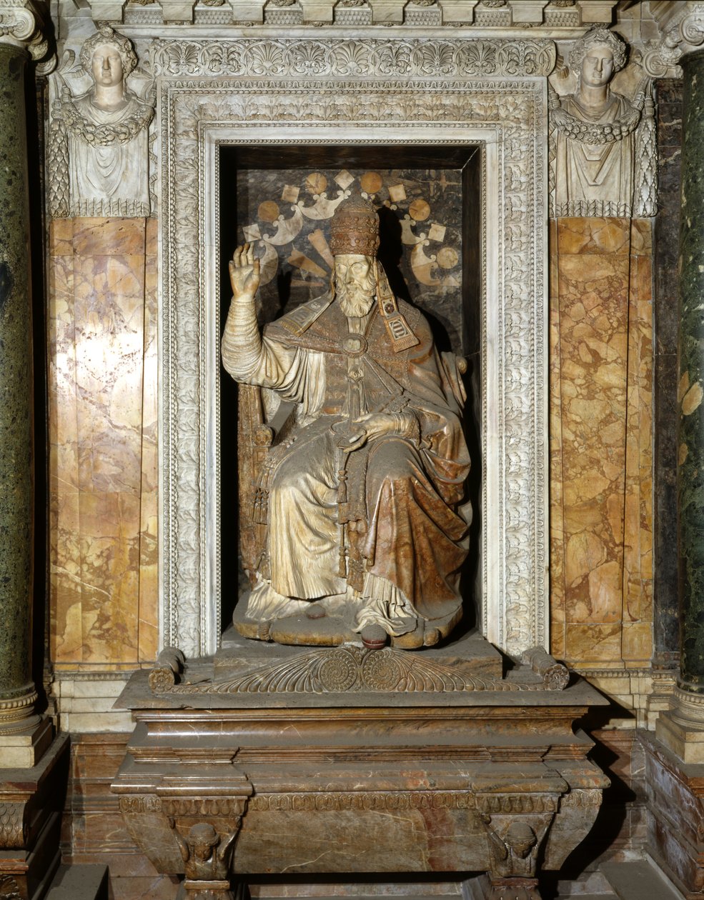Paavi Paavali IV:n hauta, Carafa-kappeli, Santa Maria sopra Minerva, Rooma, n. 1559 (marmori) tekijältä Piero Ligorio