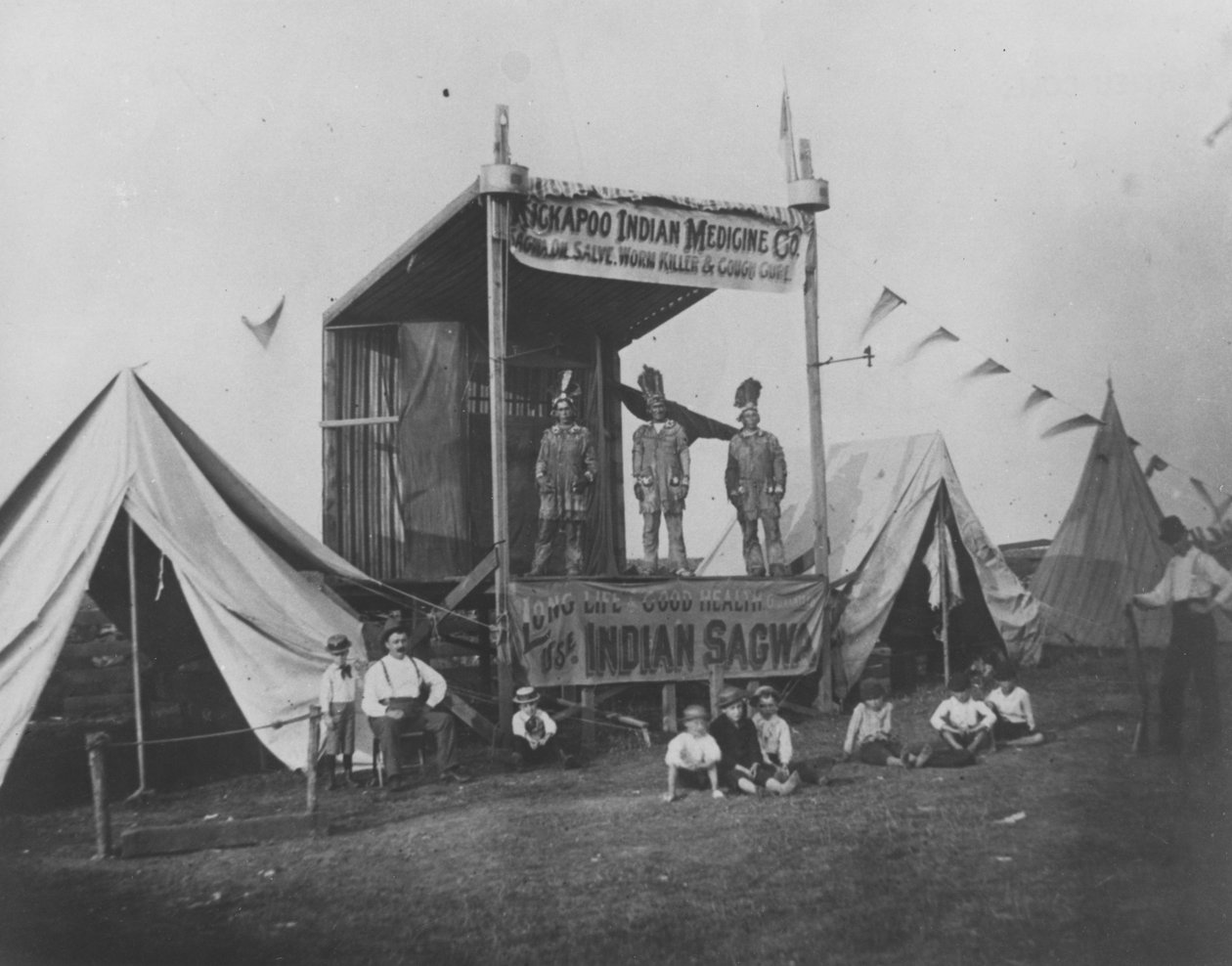 Kickapoo Indian Medicine Company, 1892 tekijältä Pierre A. Gentieu