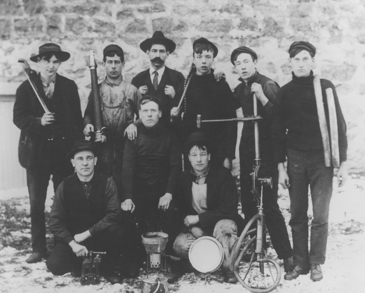 W. F. Lynch ja putkenasentajaryhmä, 1905 tekijältä Pierre A. Gentieu