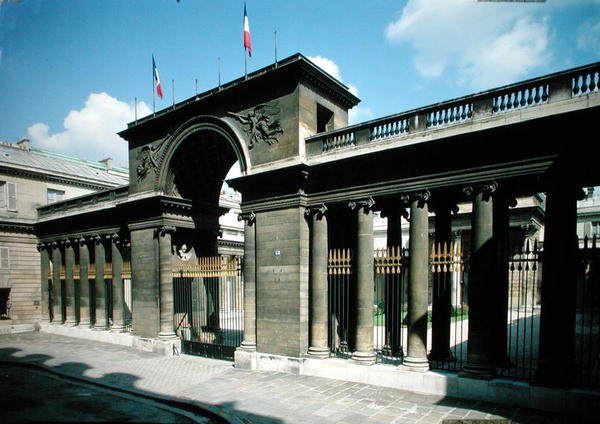 Näkymä Hotel de Salmin sisäänkäynnistä, Palais de la Legion dHonneur, rakennettu 1782-87 tekijältä Pierre II Rousseau