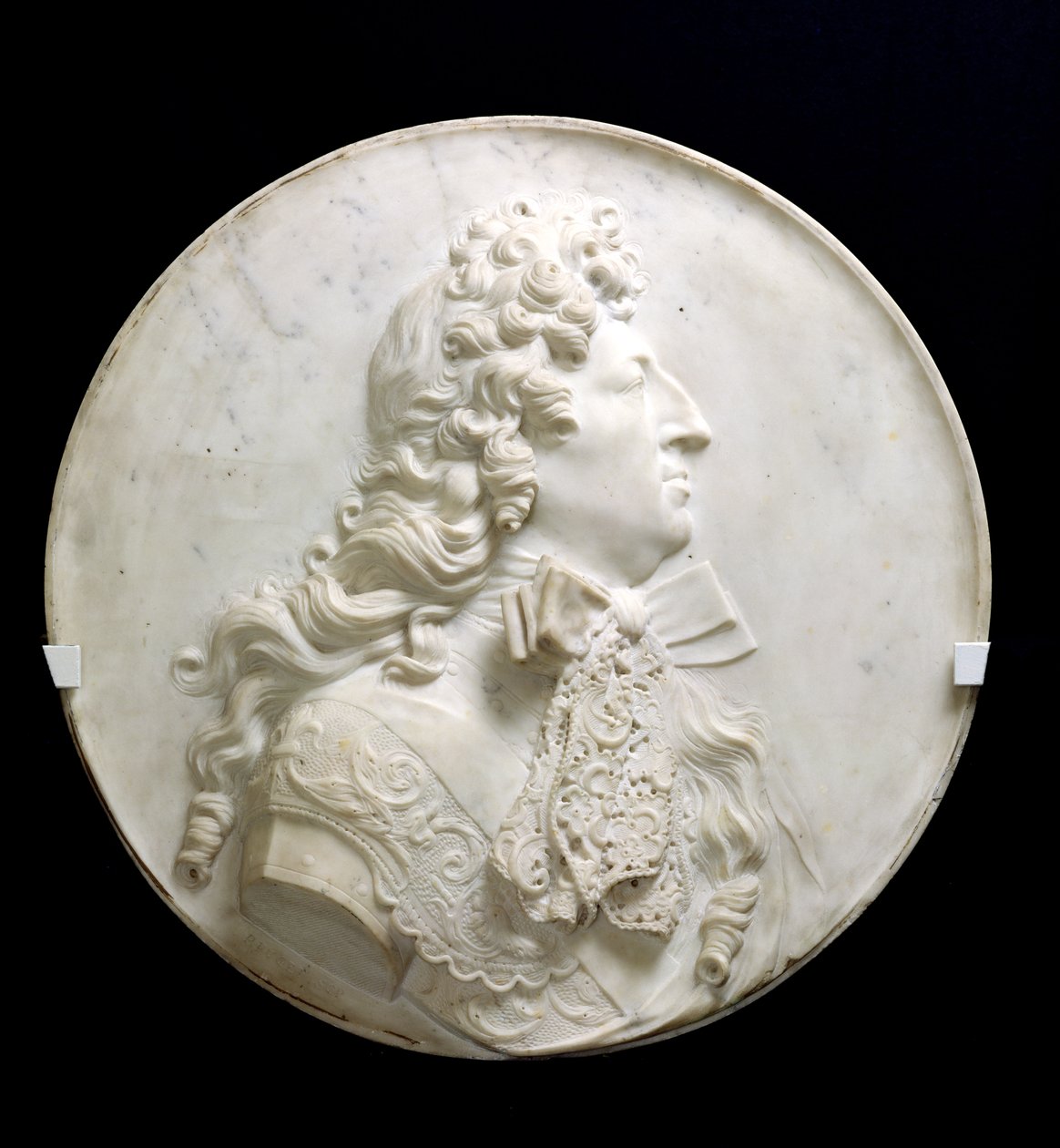 Ludvig XIV:n (1638-1715) muotokuvamedaljonki n. 1685 (marmori) tekijältä Pierre Puget