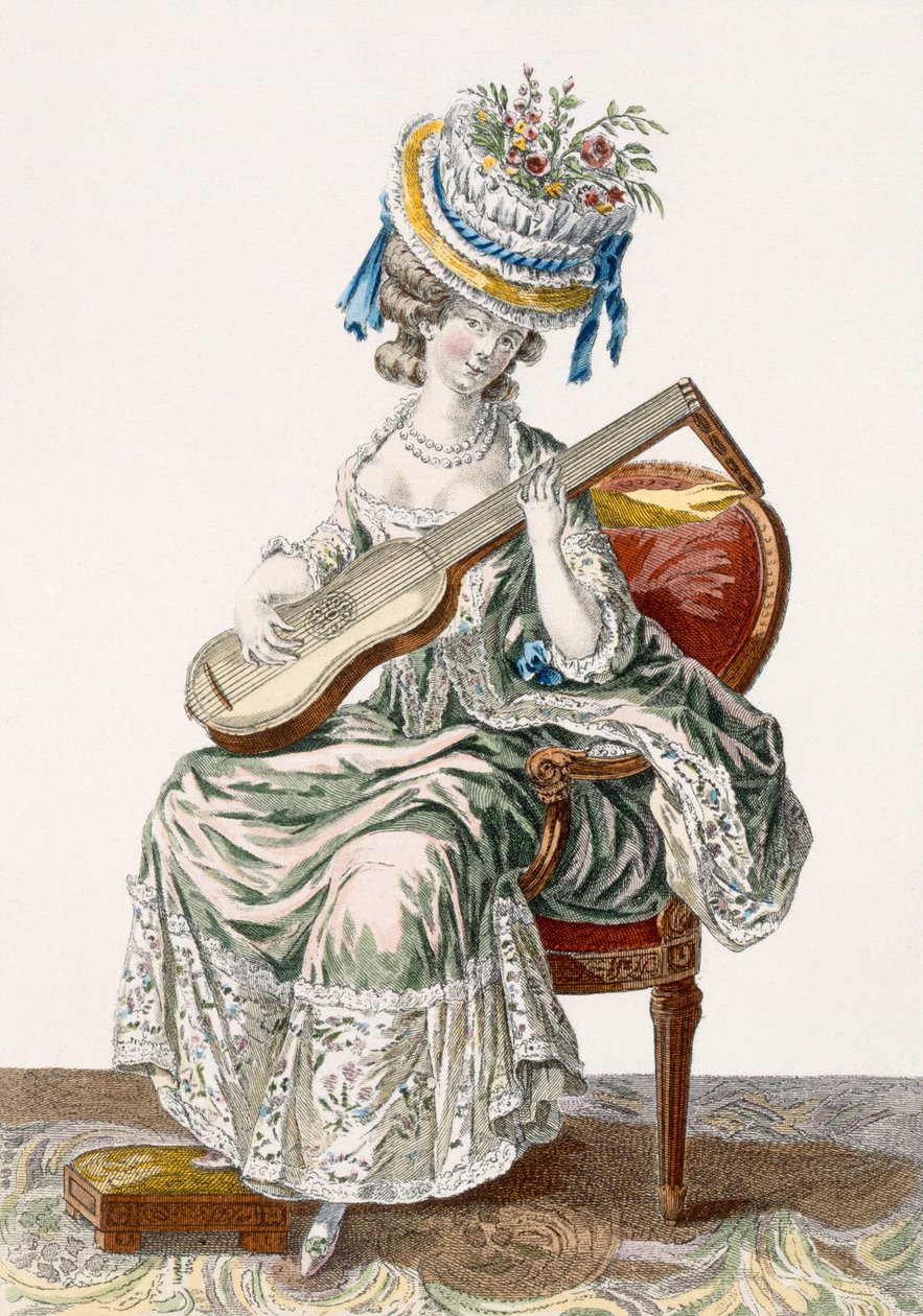 Nainen Shot Taffeta -mekossa, jossa on pitsiä, soittaa kitaraa, levy 113 Galerie des Modes et Costumes Francais
