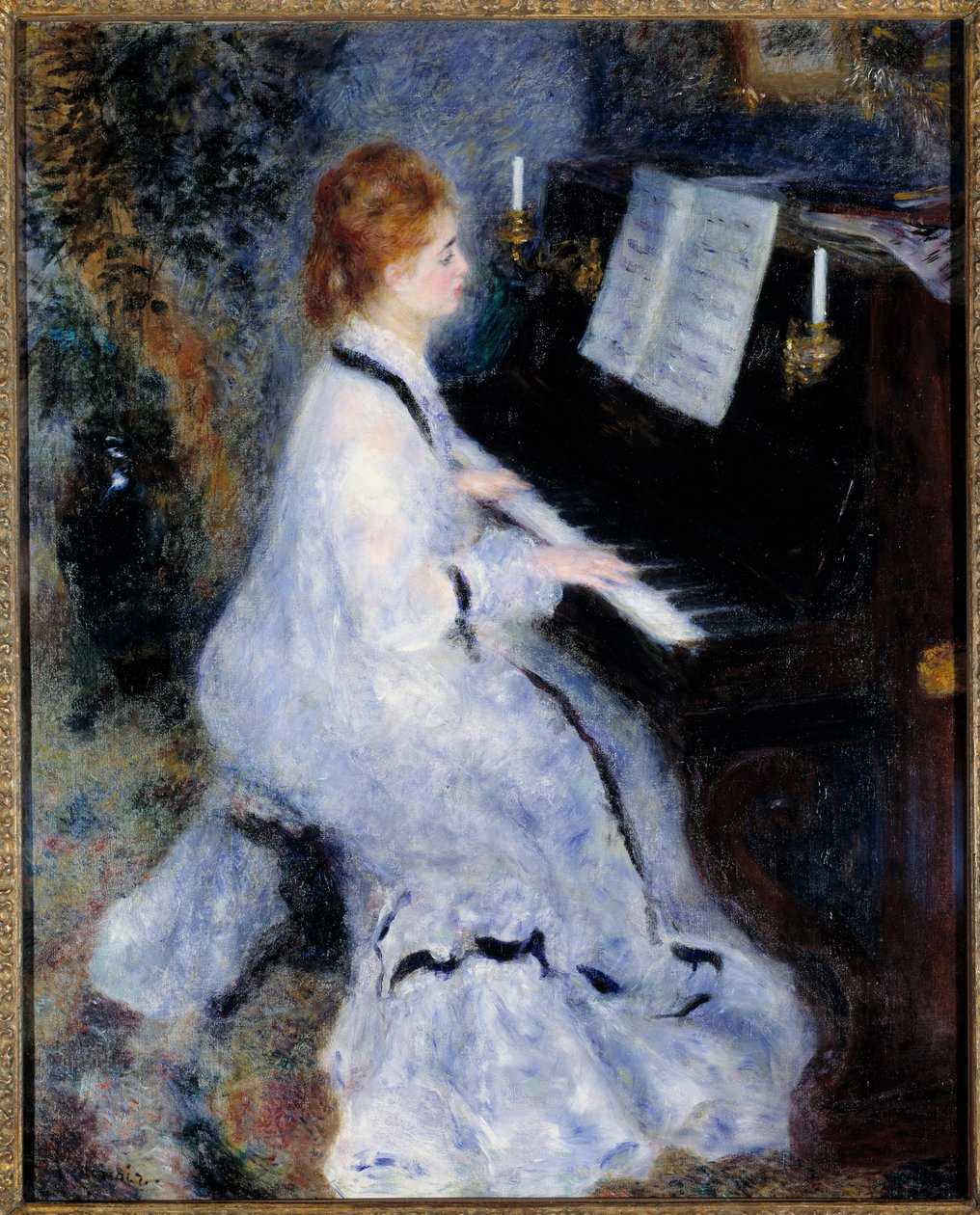 Nuori nainen pianon ääressä tekijältä Pierre Auguste Renoir