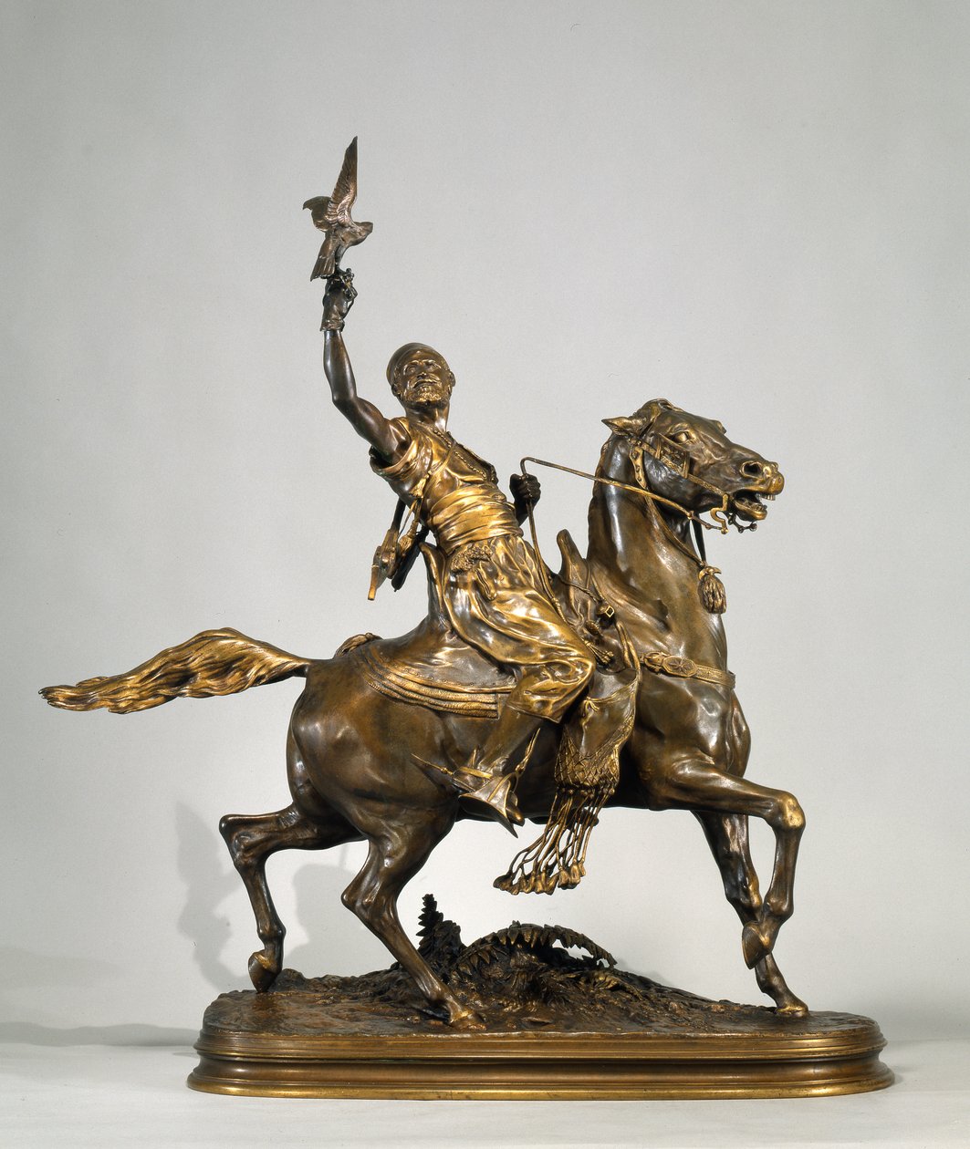 Arab Falconer hevosen selässä, n. 1880 (pronssi) tekijältä Pierre Jules Mene