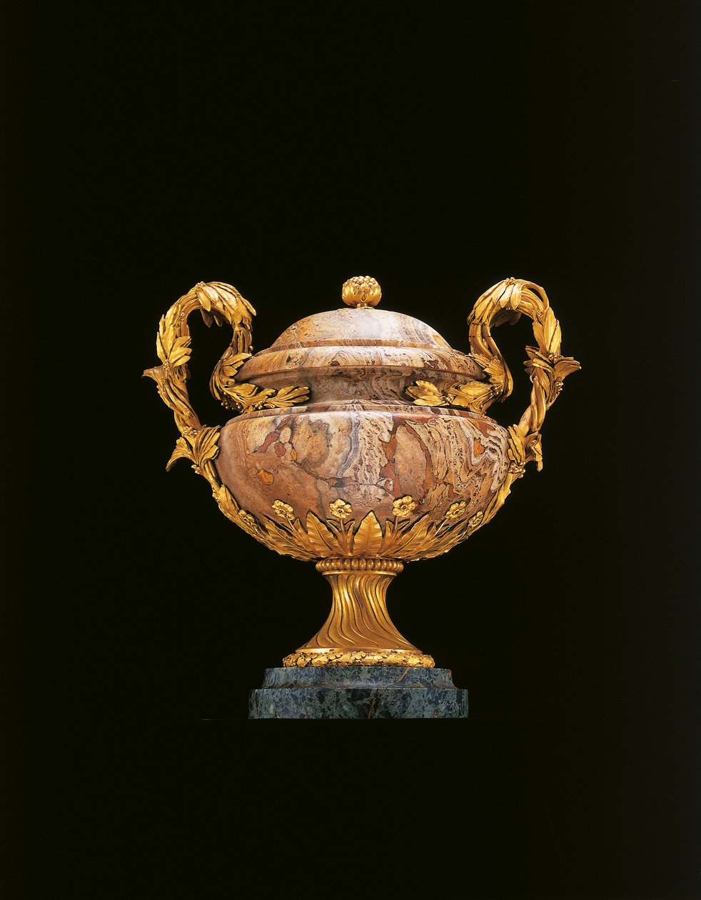 Yksi Louis XIV:n egyptiläisistä maljakoista, 1770-75 tekijältä Pierre Langlois