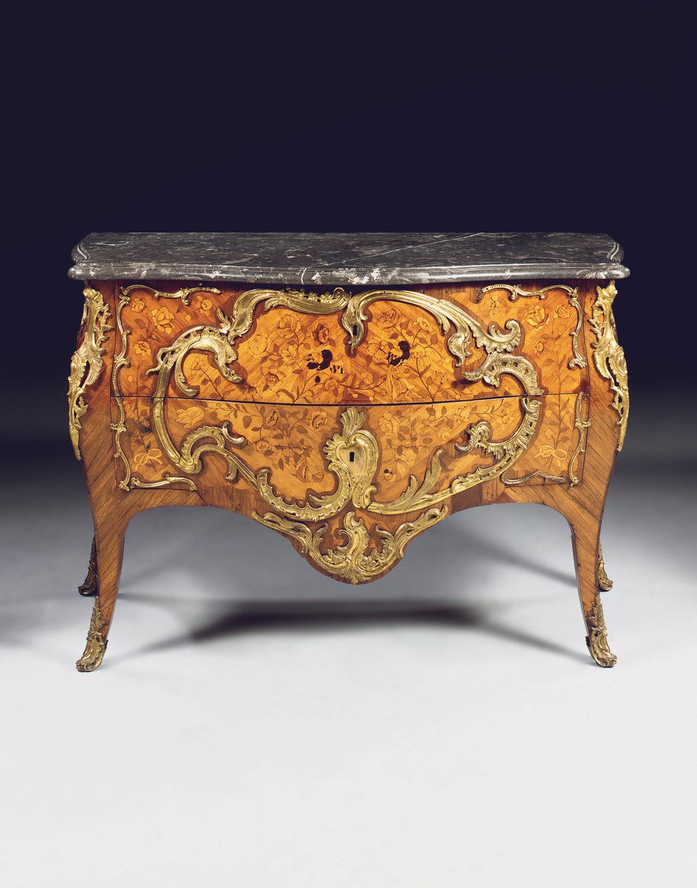 Louis XV lipasto, Adrien Delormen jälleenmyyjä tekijältä Pierre Roussel