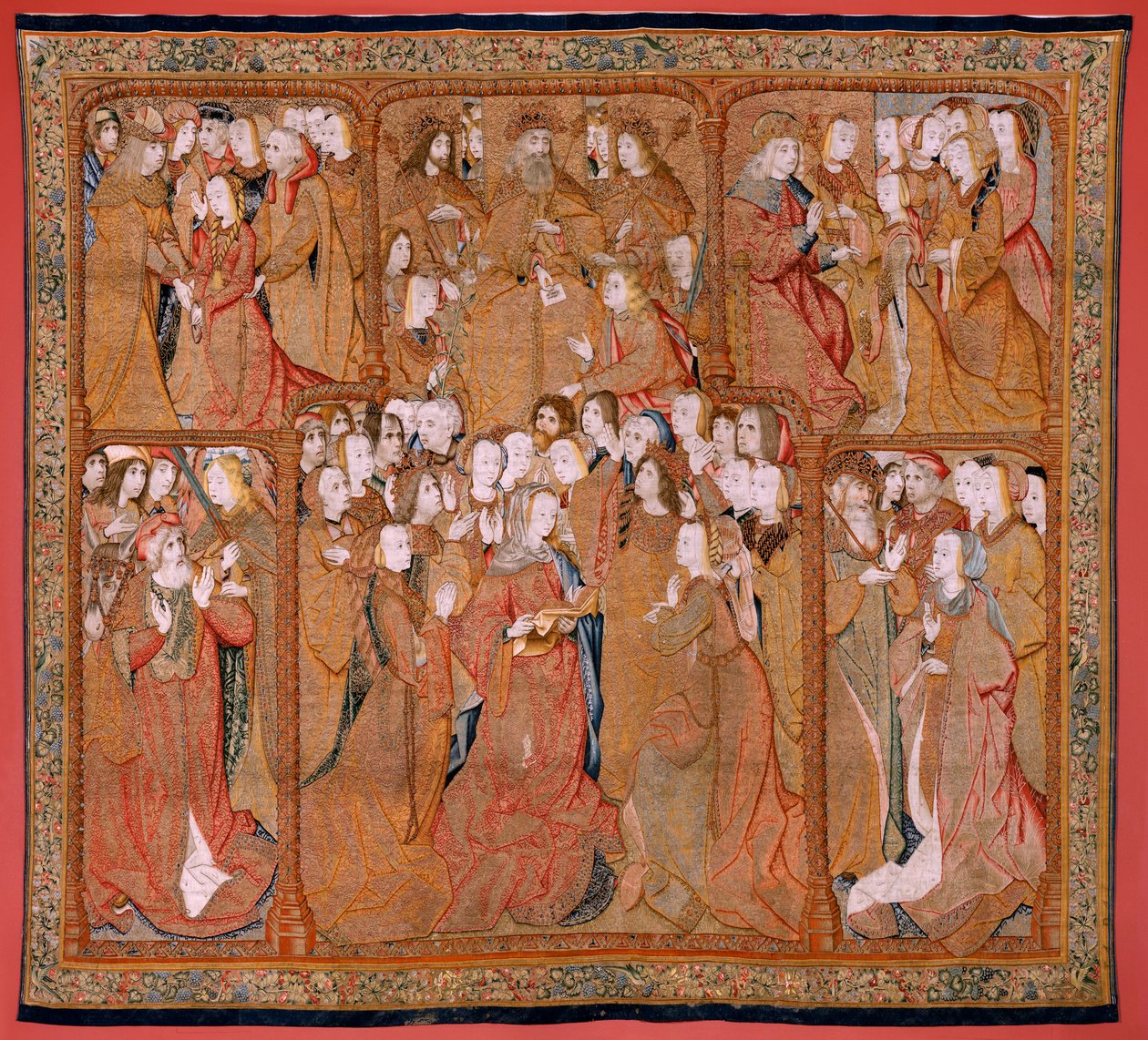 Flanderin kuvakudos. Sarja Triumphs of the Mother tai Paños de Oro. Jumala lähettää Arkankeli Gabrielin (Dios envía al Arcángel Gabriel). Ensimmäinen kuvakudos sarjassa. Malli Colin de Cooter(?). Valmistus Pieter van Aelst (tai van Edingen), Bryssel. Ca150 tekijältä Pieter (studio of) Coecke van Aelst