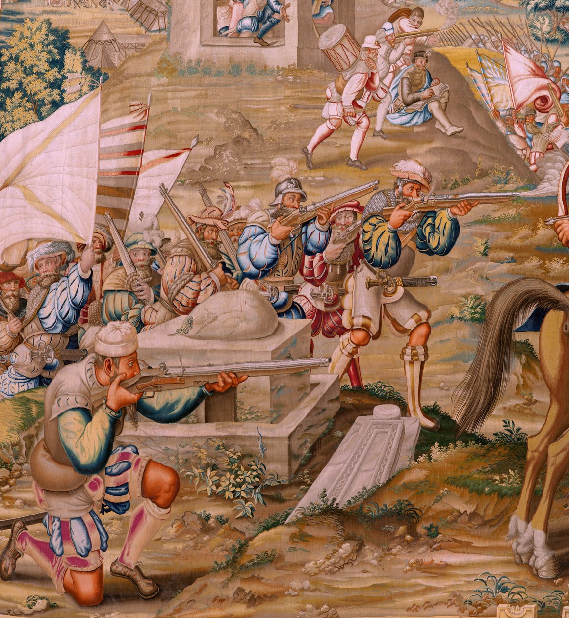 Flanderin kuvakudos. Sarja Tunisin valloitus. Hyökkäys La Goletaan (Ataque a la Goleta). Sarjan neljäs kuvakudos. Malli Jan Vermeyen ja Pieter Coecke van Aelst. 1543-1548. Valmistus Real Fábrica de Tapices de Santa Bárbara, Madrid tekijältä Pieter Coecke van Aelst