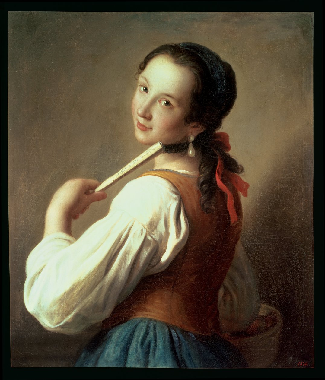 Nuori tyttö, jolla on helmikorvakoru tekijältä Pietro Antonio Rotari