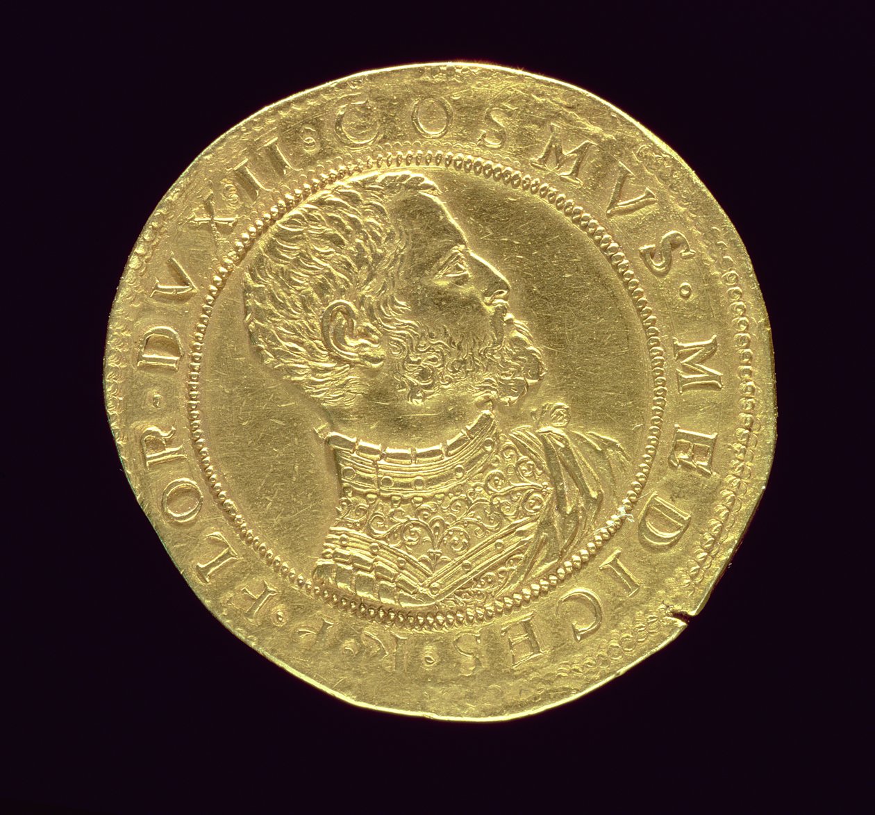 Cosimo I:n (1519-74) kolikon etupuoli panssarissa (kullattu) Teksti: COSMVS MEDICES R P FLOR DVX II (kääntöpuoli katso 119191) tekijältä Pietro Paolo Galeotti