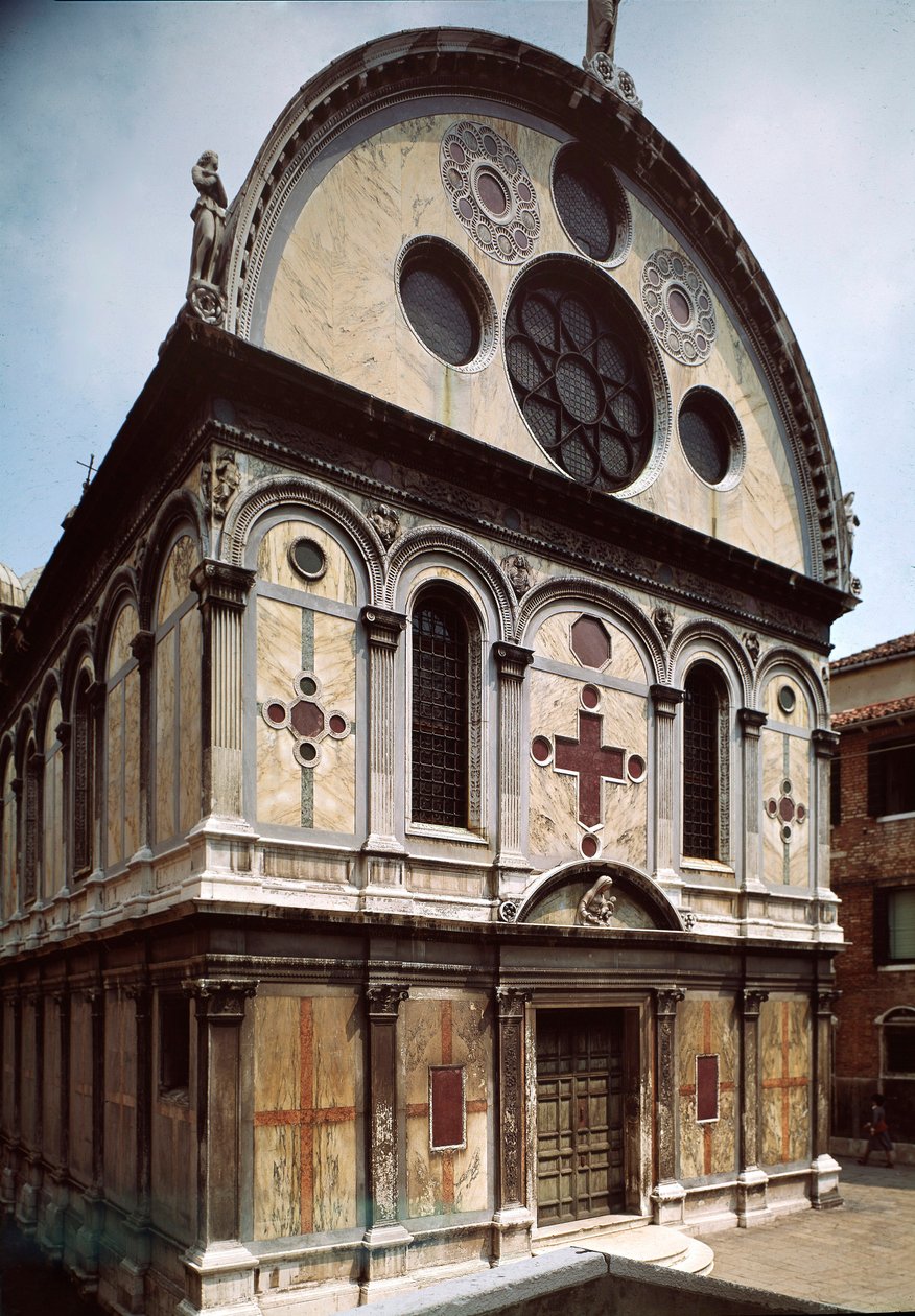 Pietro Lombardo (1435-1515) Santa Maria dei Miracolin (Ihmeiden Pyhän Marian) kirkon julkisivu 1481-1489 Venetsia, Italia tekijältä Pietro Lombardo