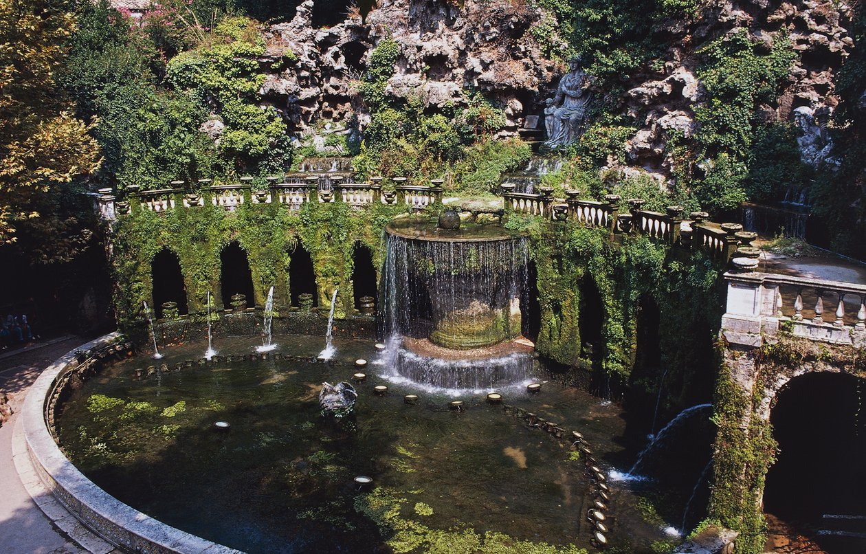 Pirro Ligorion (1513-1583) Ovato-suihkulähde tai Tivoli-suihkulähde, Villa d