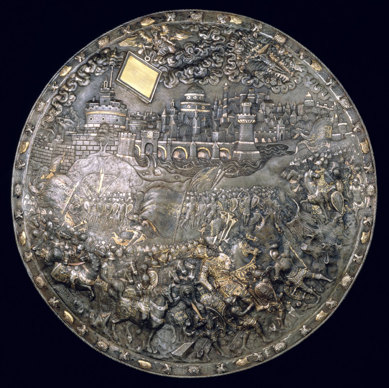 Kuningas Johannes III Sobieskis (1624-96) Ennakoiva kilpi (rautaa ja hopeaa kullattu) tekijältä Polish School
