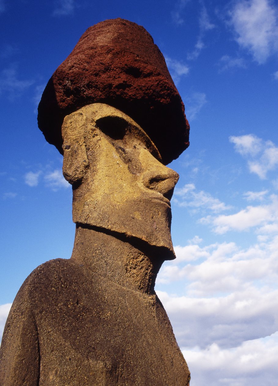 Monoliittinen patsas Ahu Nau Naulla Anakena Beachillä, Moai-kulttuuri, n. 1000-1600 tekijältä Polynesian
