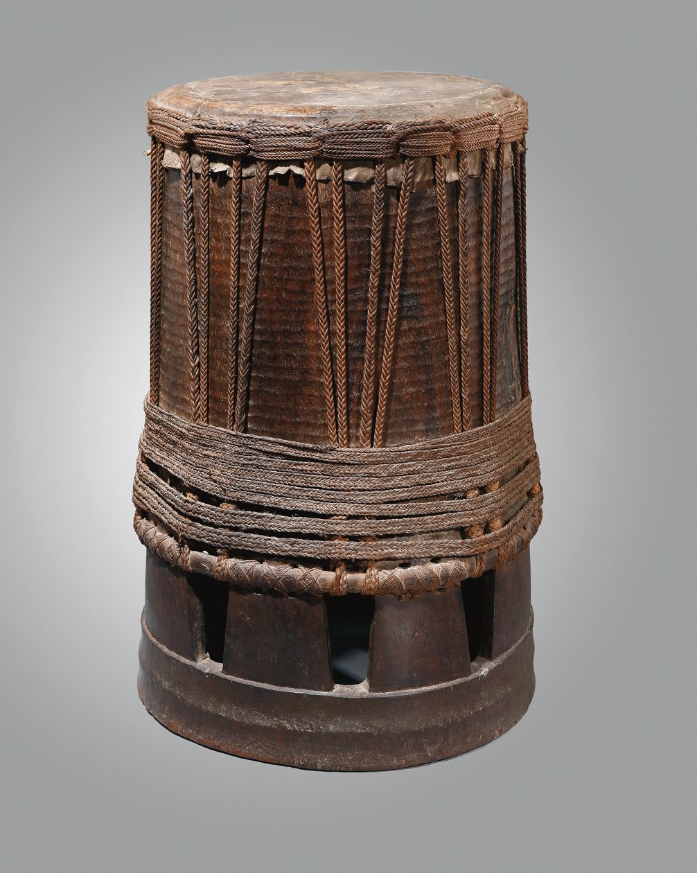 Tambour, Pahu, Marquesassaarilta (puu ja lanka) tekijältä Polynesian Polynesian