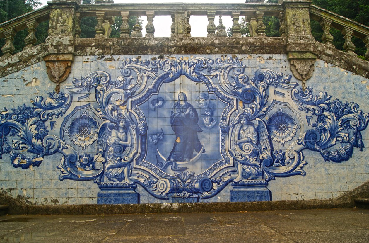 Koristepaneeli, jossa Neitsyt Maria murskaamassa käärmettä, Lamego, Portugali. 1738 tekijältä Portuguese School