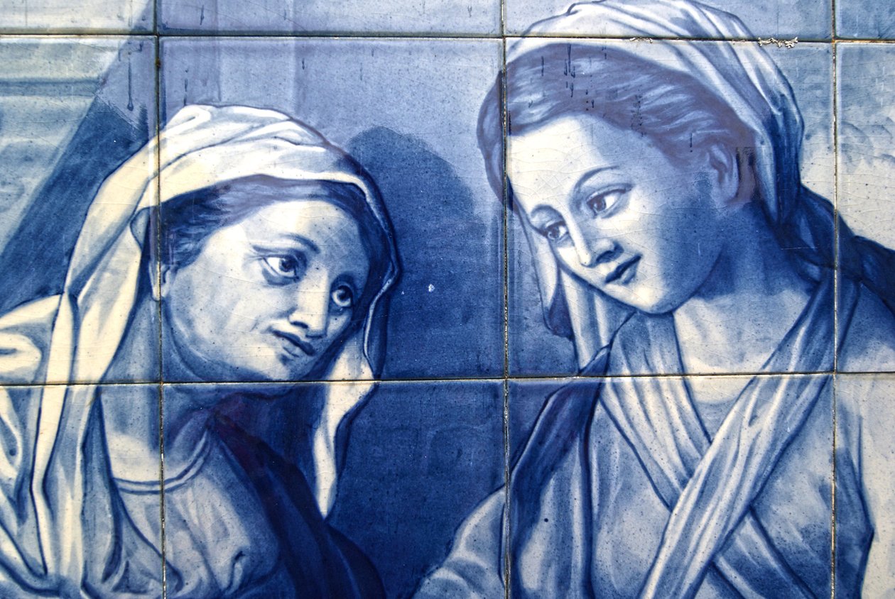 Yksityiskohta Mariasta, joka tapasi majatalon pitäjän vaimon, koristeellinen paneeli, joka kuvaa Mariaa ja Josephia saapumassa Inniin, Lamegoon, Portugaliin. 1738 (keraamiset laatat) tekijältä Portuguese School