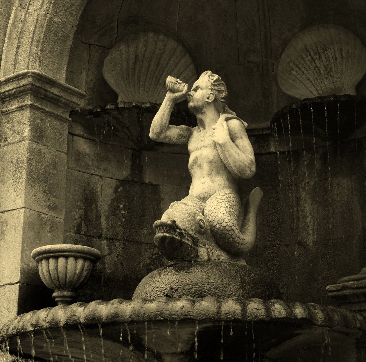 Triton Fountain, Sanctuary of Our Lady of Remedies, Lamego, Portugali 1738 (kivi) tekijältä Portuguese School