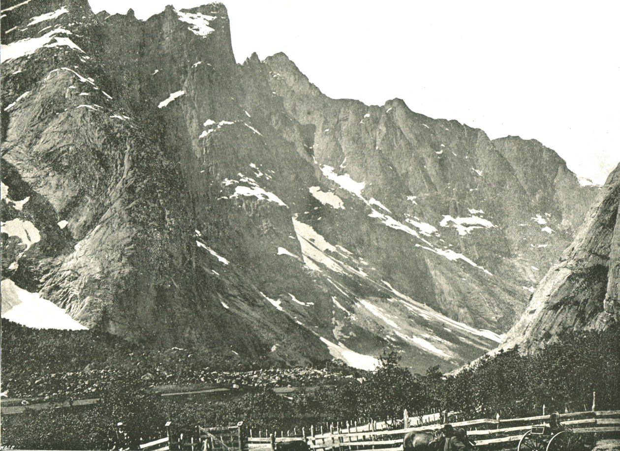 Trolltindane-vuoret, Horgheim, Norja, 1895. tekijältä Poulton and Co