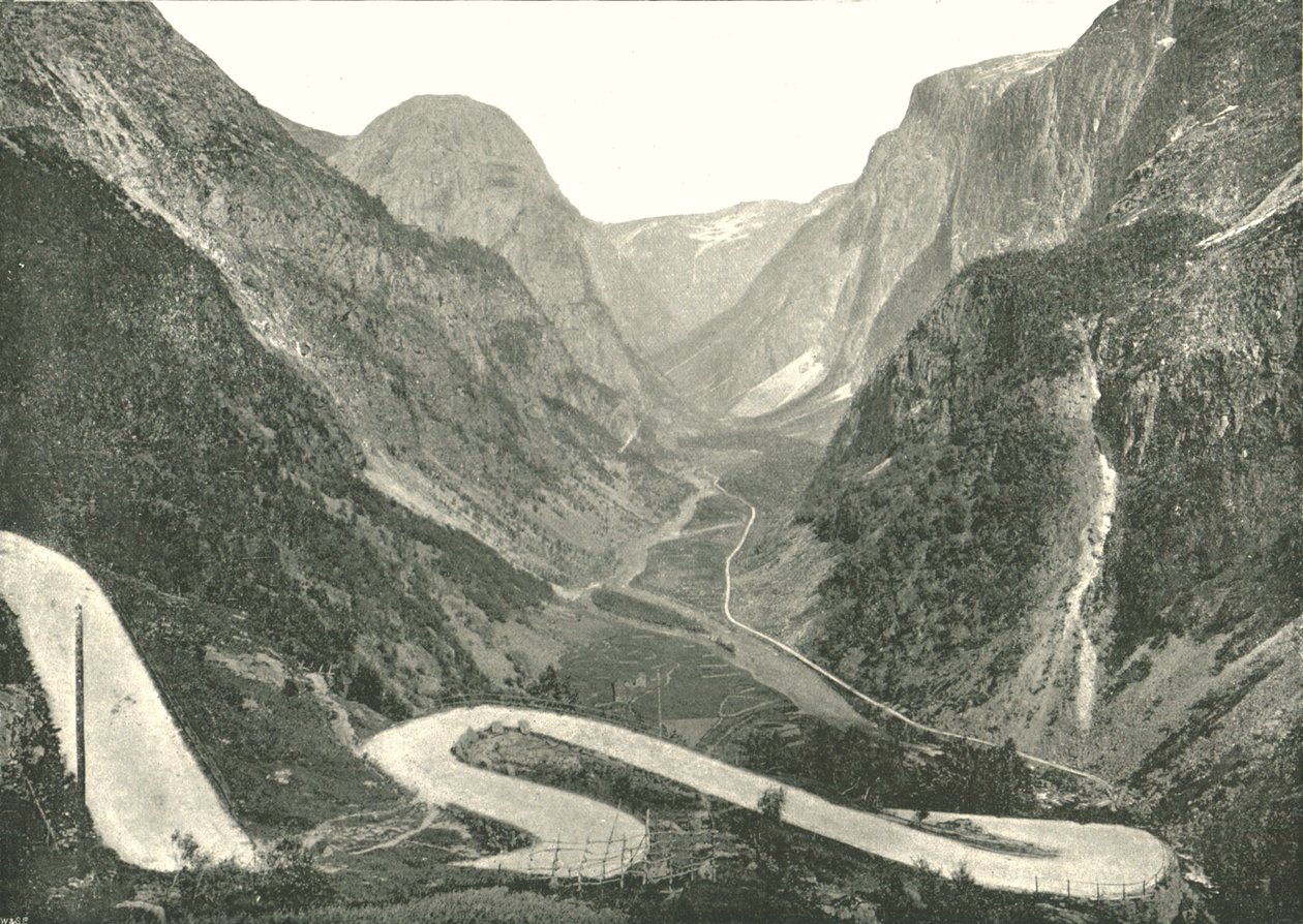 Zig-Zag-tie ja vesiputoukset, Stalheim, Norja, 1895. tekijältä Poulton and Co